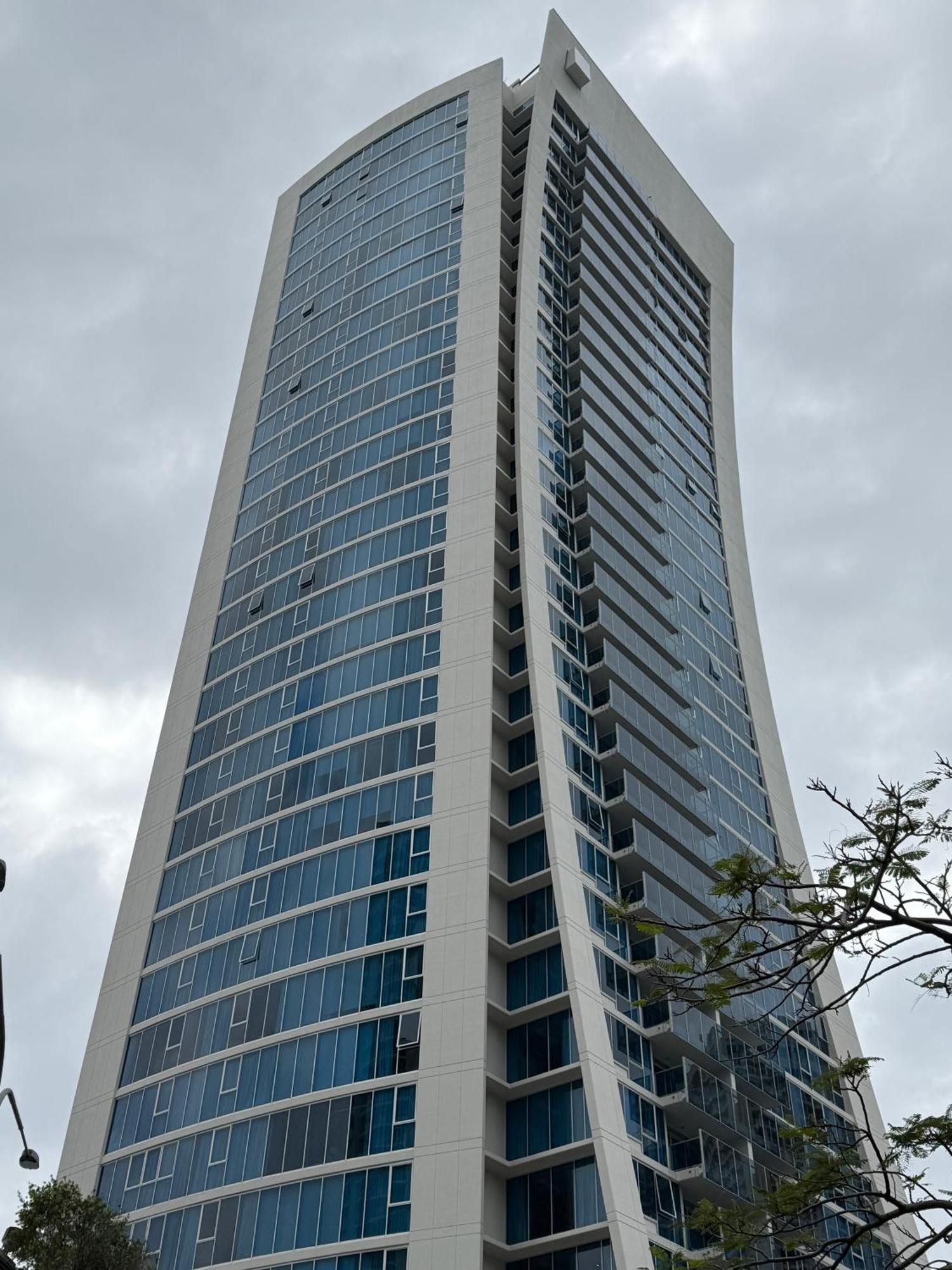 Level 27 Oceanview In Hilton-signed Building *